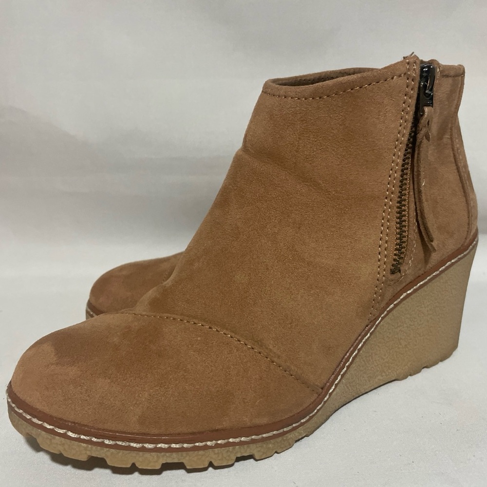 TOMS Womens 9 EU 40 AVERY Leather Wedge Heel Ankle Booties Brown Tan Faux Suede